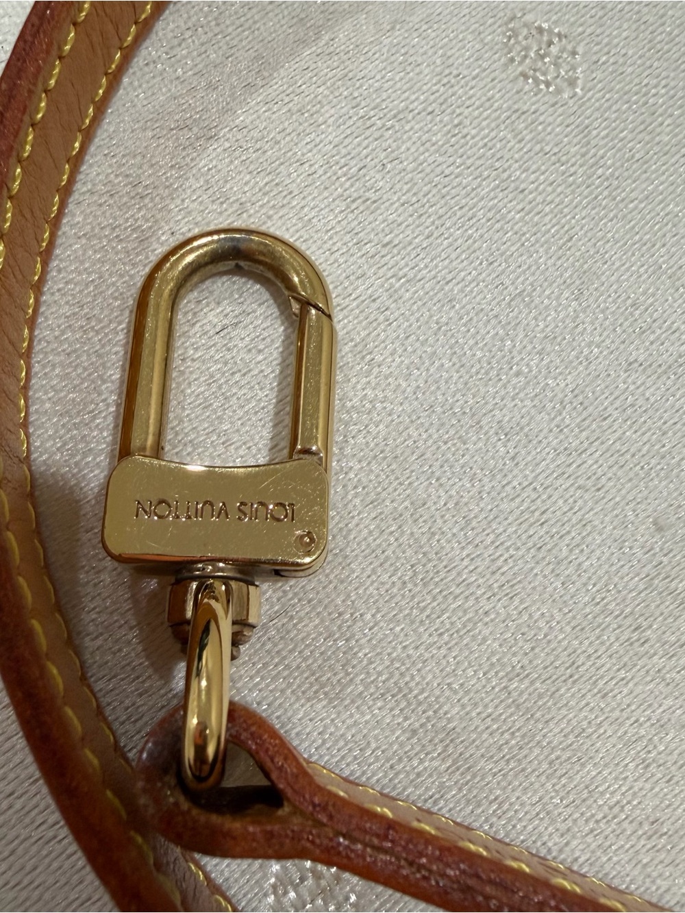 Louis Vuitton Leather Crossbody Strap in Tan with Gold Hardware - Picture 2 of 9